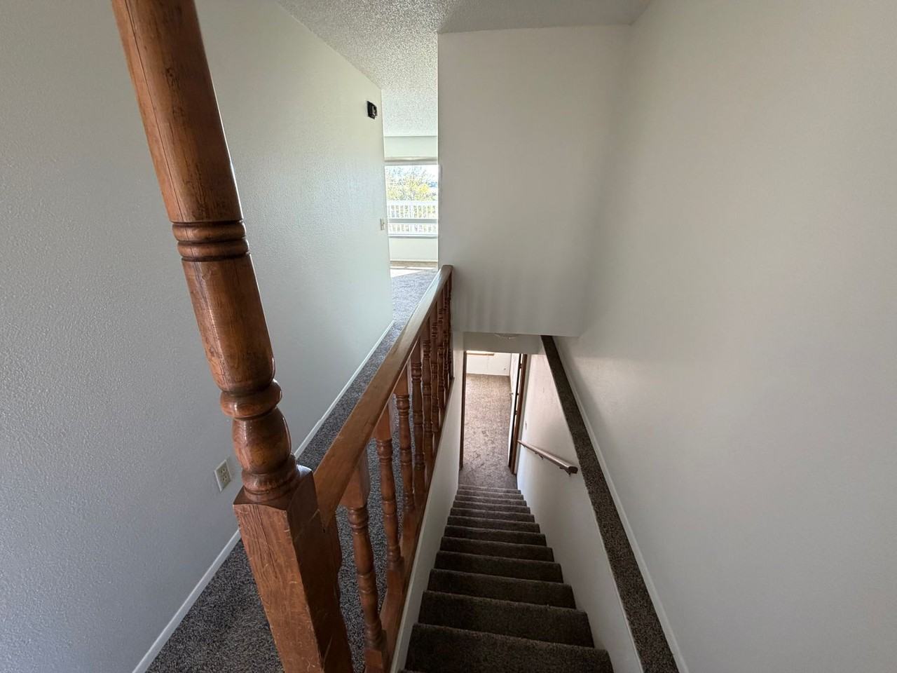 1700 Sw Hailey Ave - Photo 4 of 25