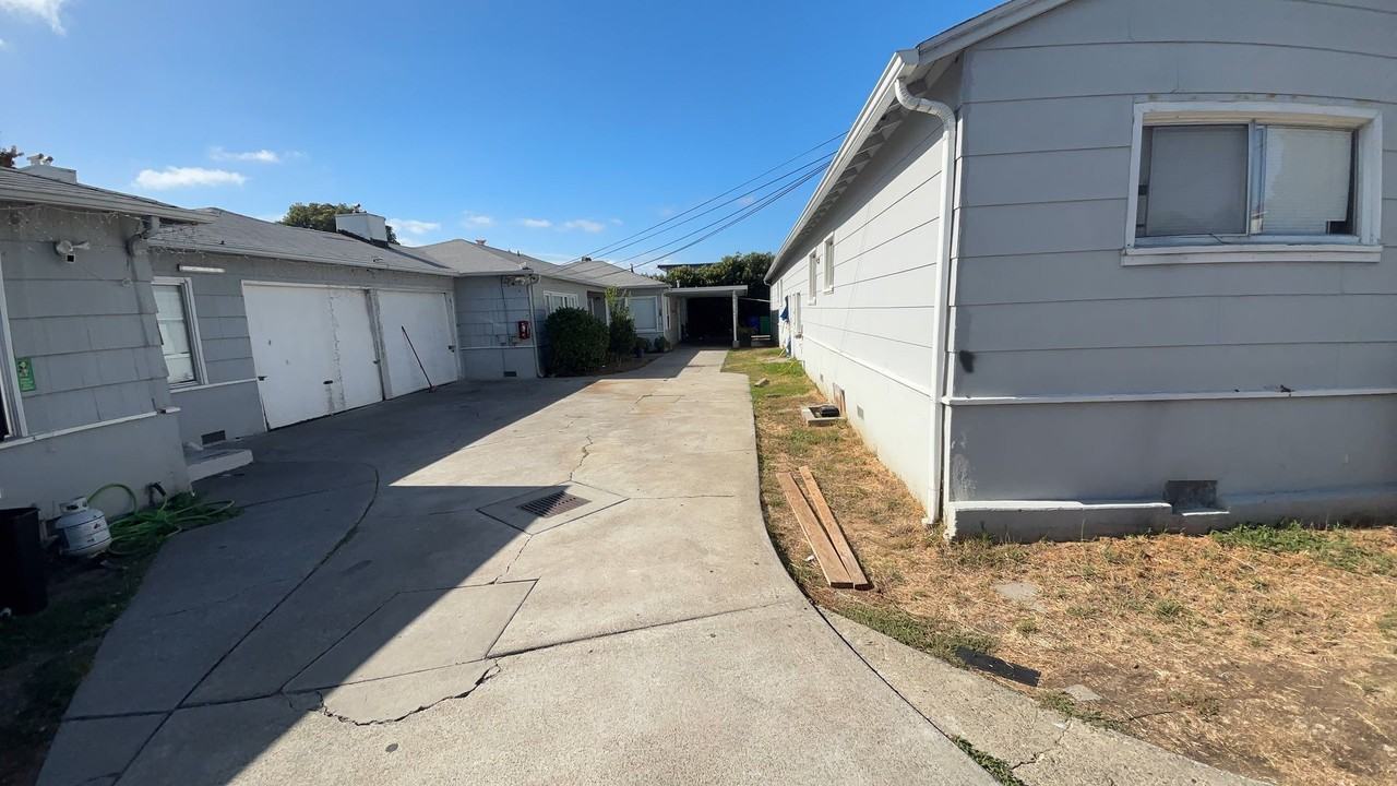 1579 & 1593 163rd  Avenue - Photo 5 of 9