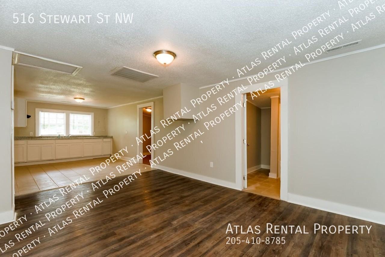 516 Stewart St Nw - Photo 3 of 21