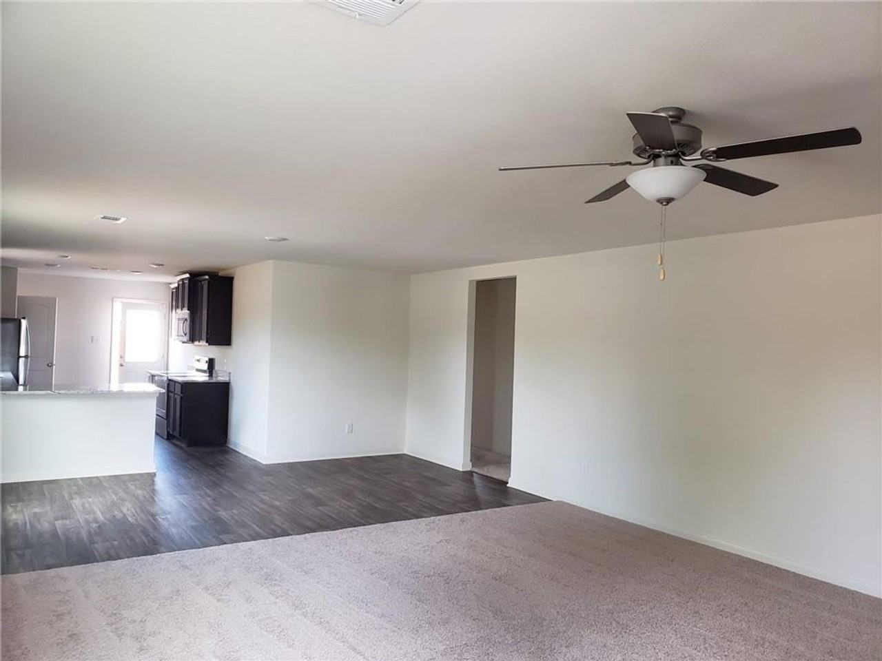 101 Brunswick Ln - Photo 3 of 8