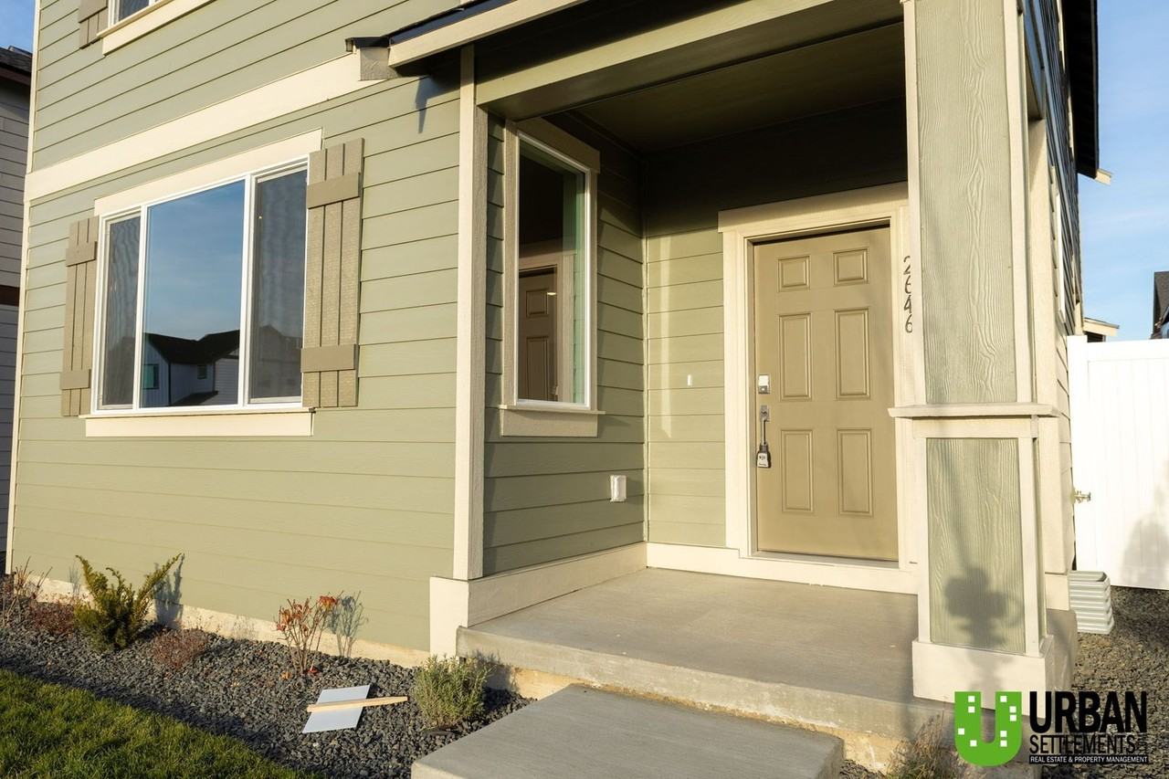 2646 N Swainson Ln - Photo 2 of 33