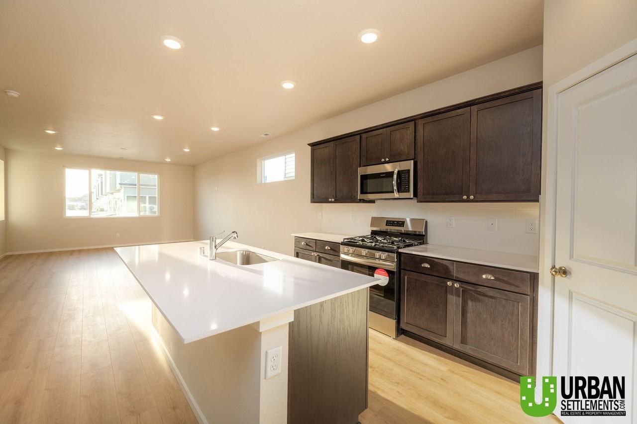 2646 N Swainson Ln - Photo 4 of 33