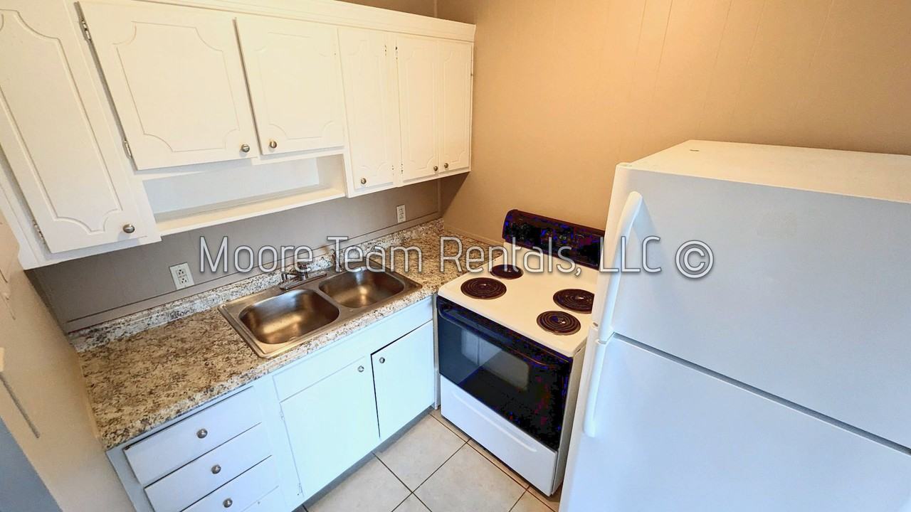 Hendersonville Heights Apts 84 - Photo 5 of 8