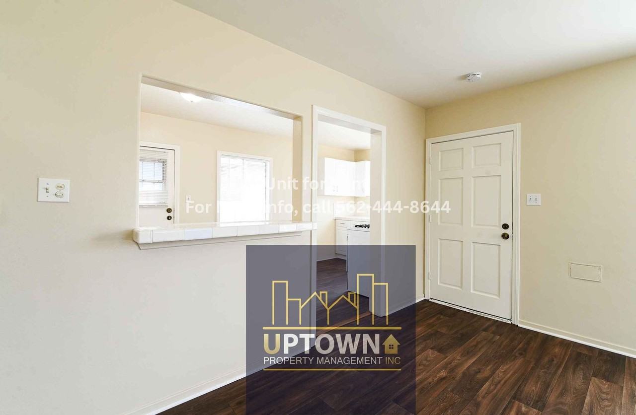 11756 Downey Ave - Photo 4 of 15