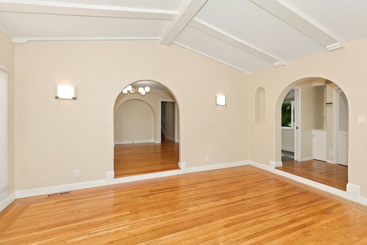 5204 Macdonald Ave - Photo 4 of 28