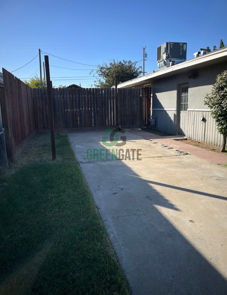 2630 Magnolia St - Photo 7 of 40