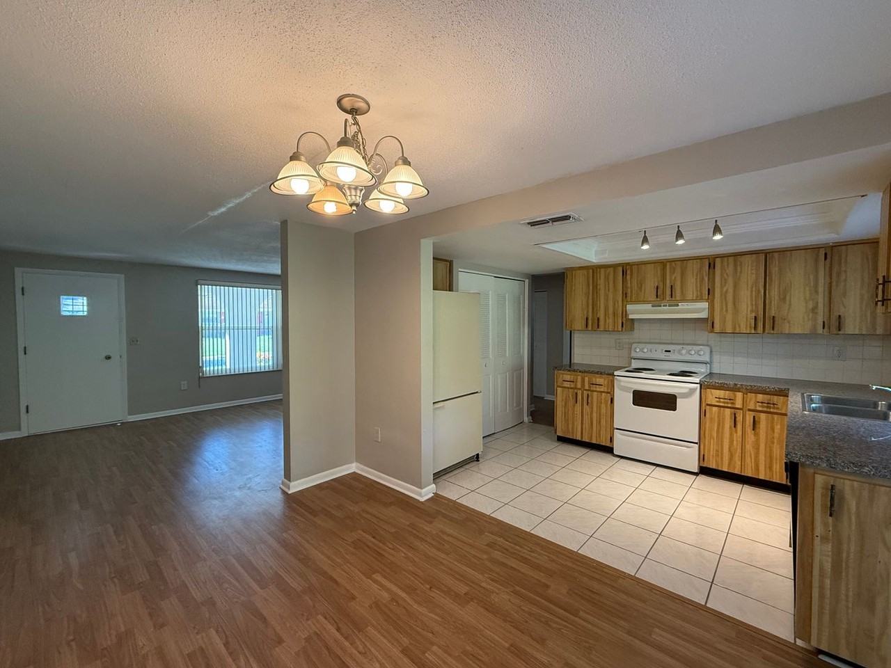 7721 Cayuga Dr - Photo 6 of 27