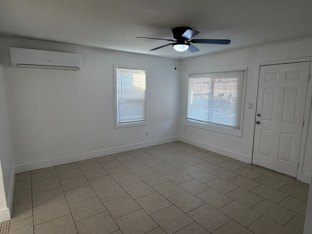 669 S 11 1/2 Ave - Photo 3 of 15