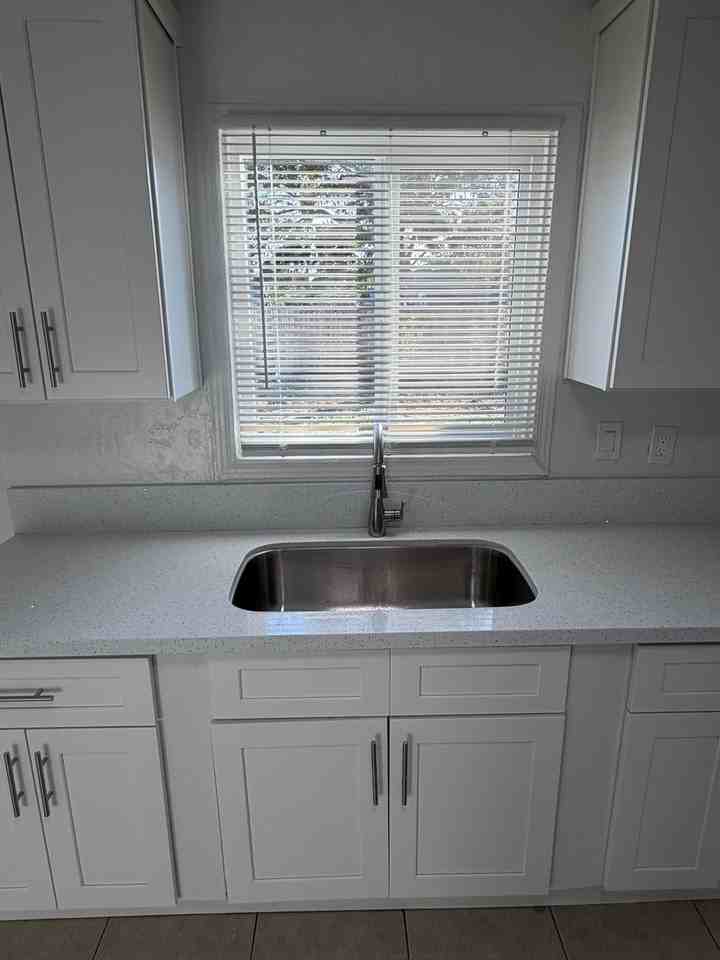 669 S 11 1/2 Ave - Photo 6 of 15