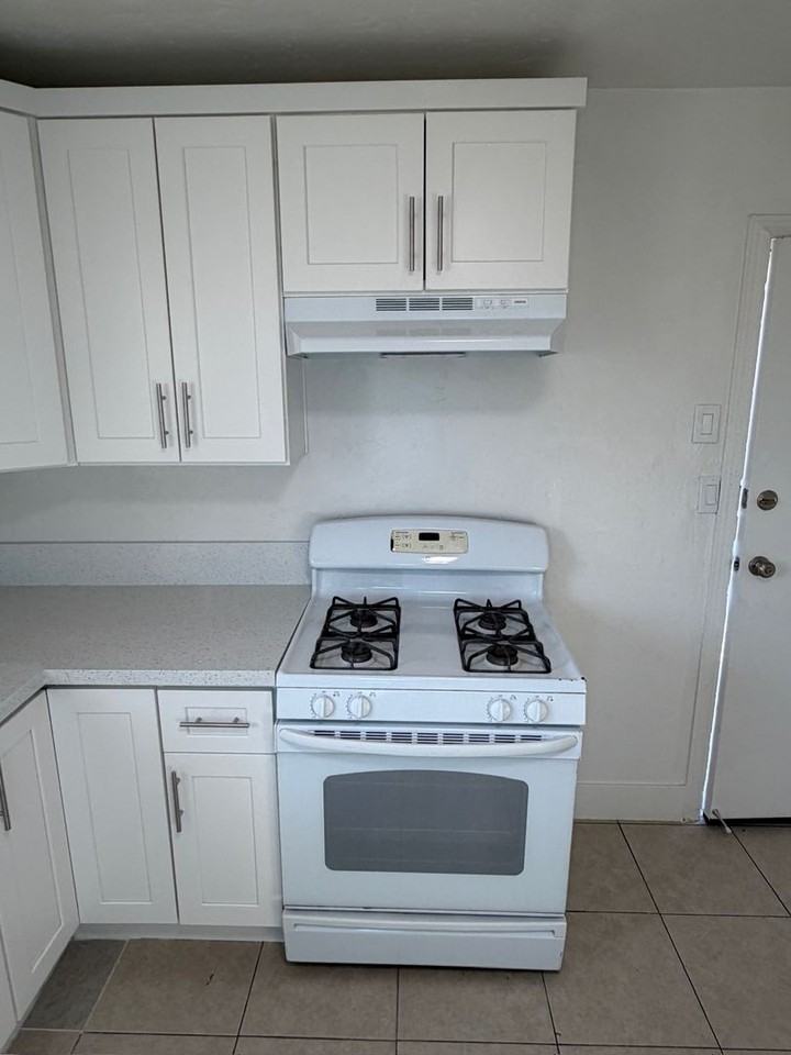 669 S 11 1/2 Ave - Photo 7 of 15