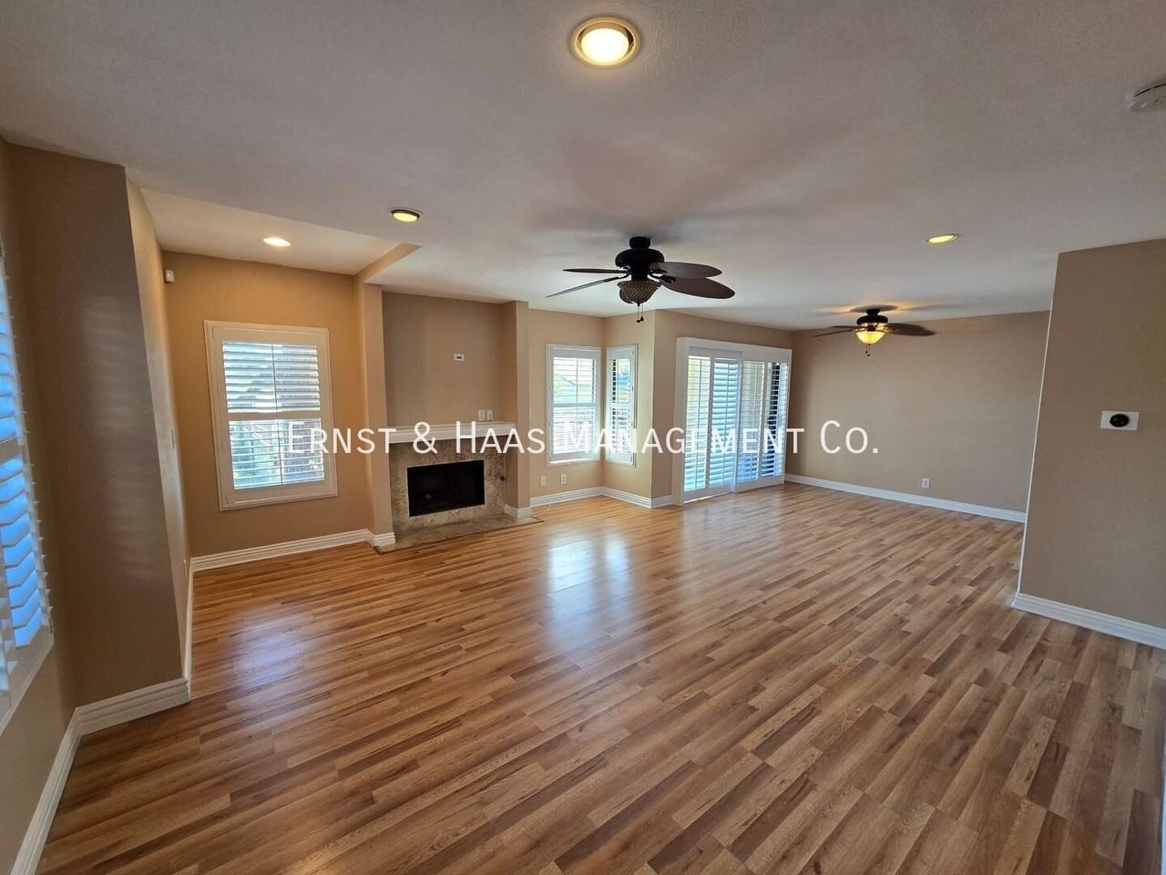 849 E Victoria St #311 - Photo 4 of 27