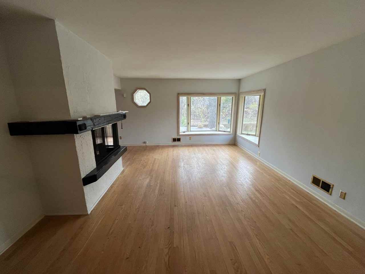 721 W Montclaire Ave - Photo 3 of 26