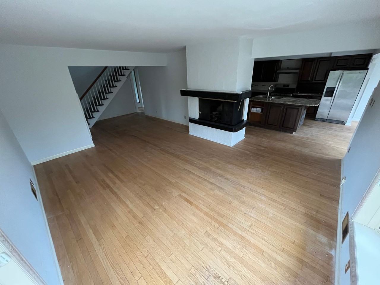 721 W Montclaire Ave - Photo 4 of 26