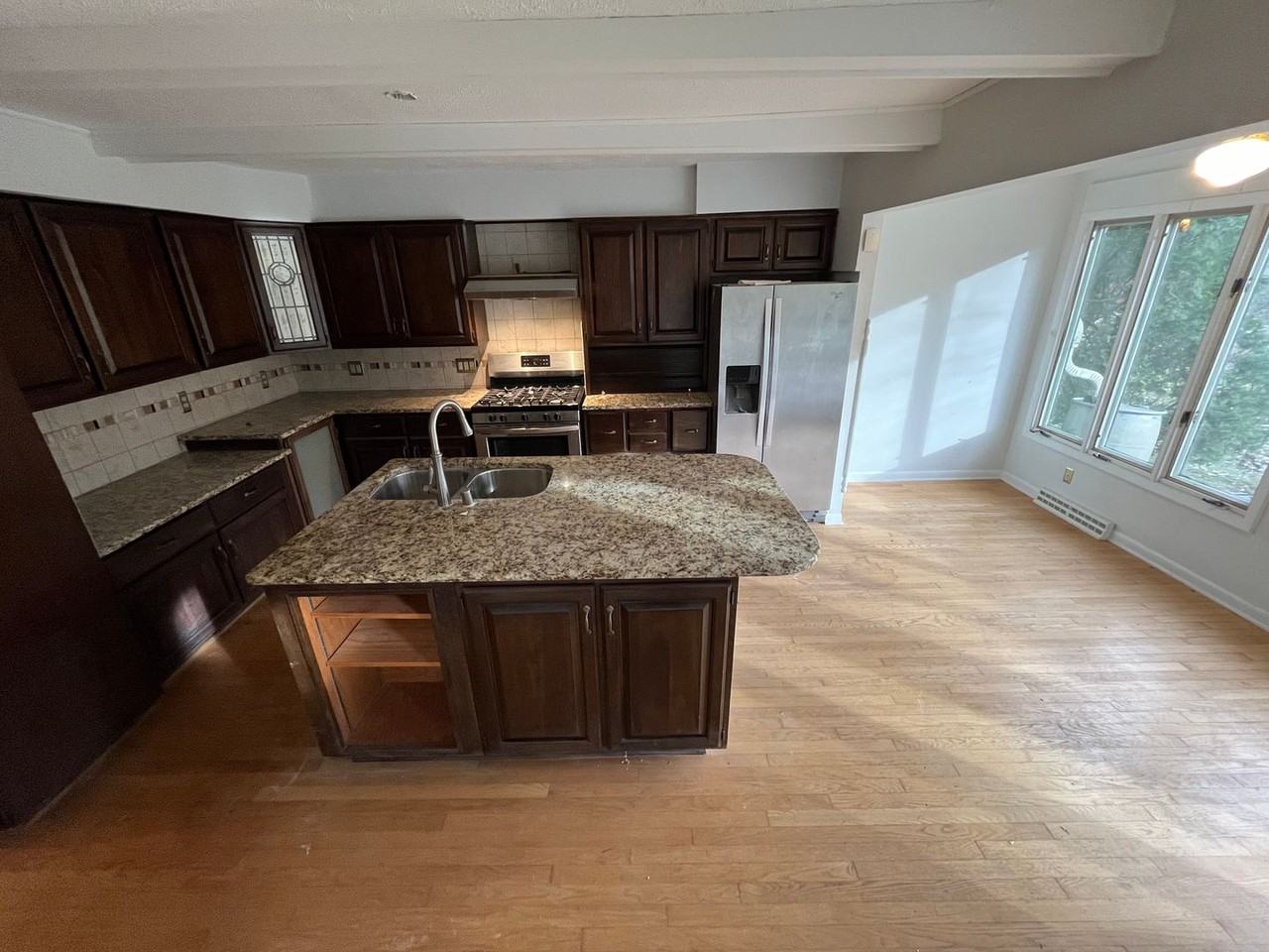 721 W Montclaire Ave - Photo 5 of 26