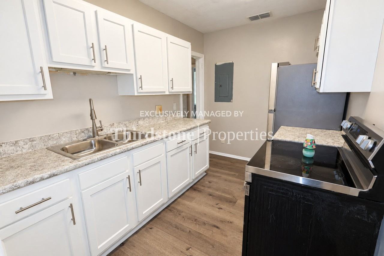 8189 Paul Jones Dr - Photo 5 of 23