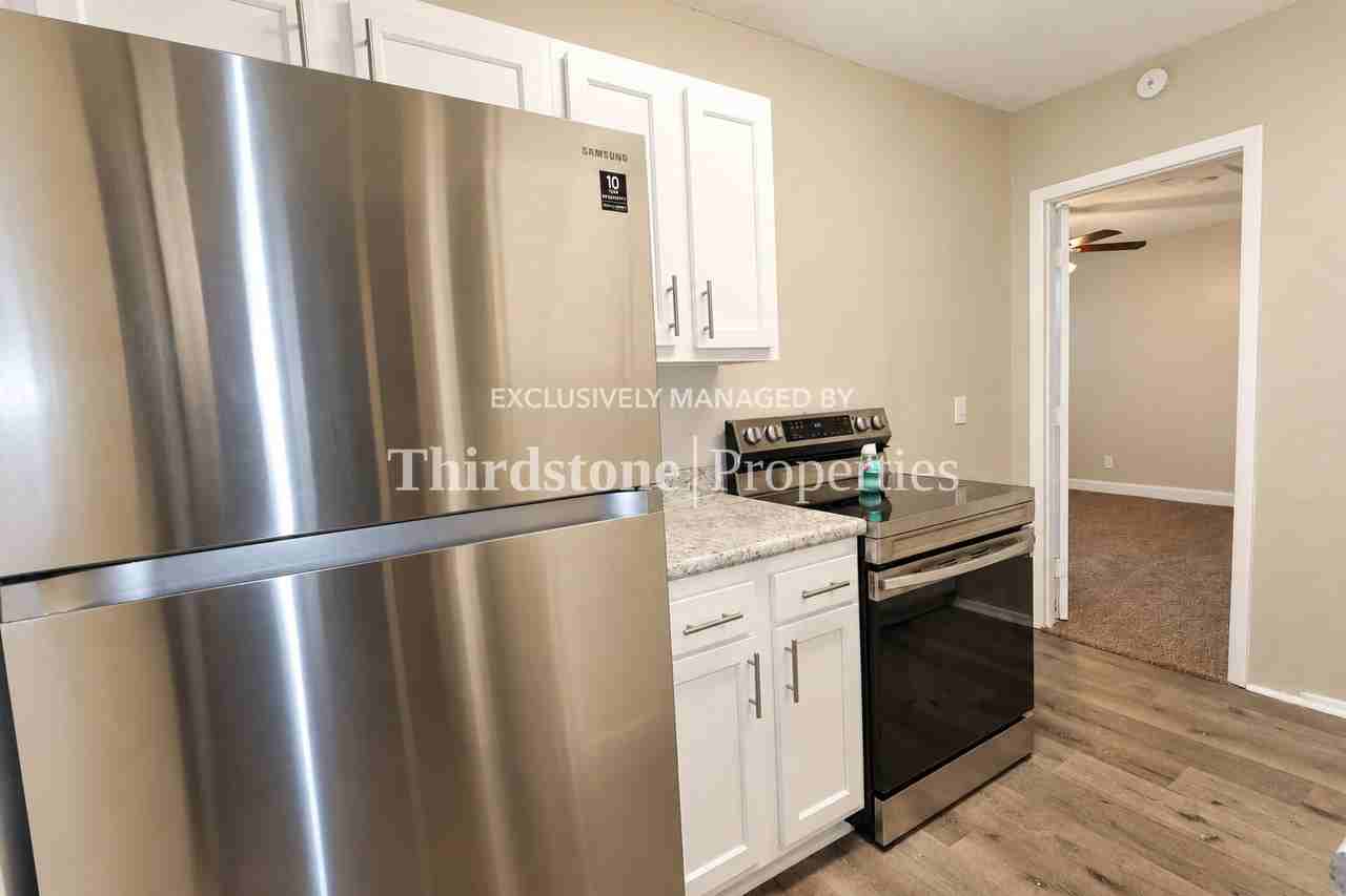 8189 Paul Jones Dr - Photo 6 of 23