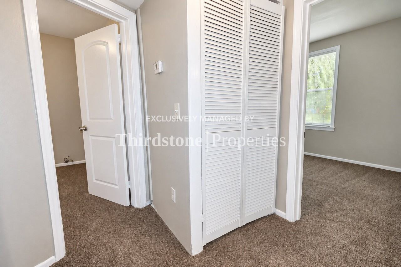 8189 Paul Jones Dr - Photo 7 of 23