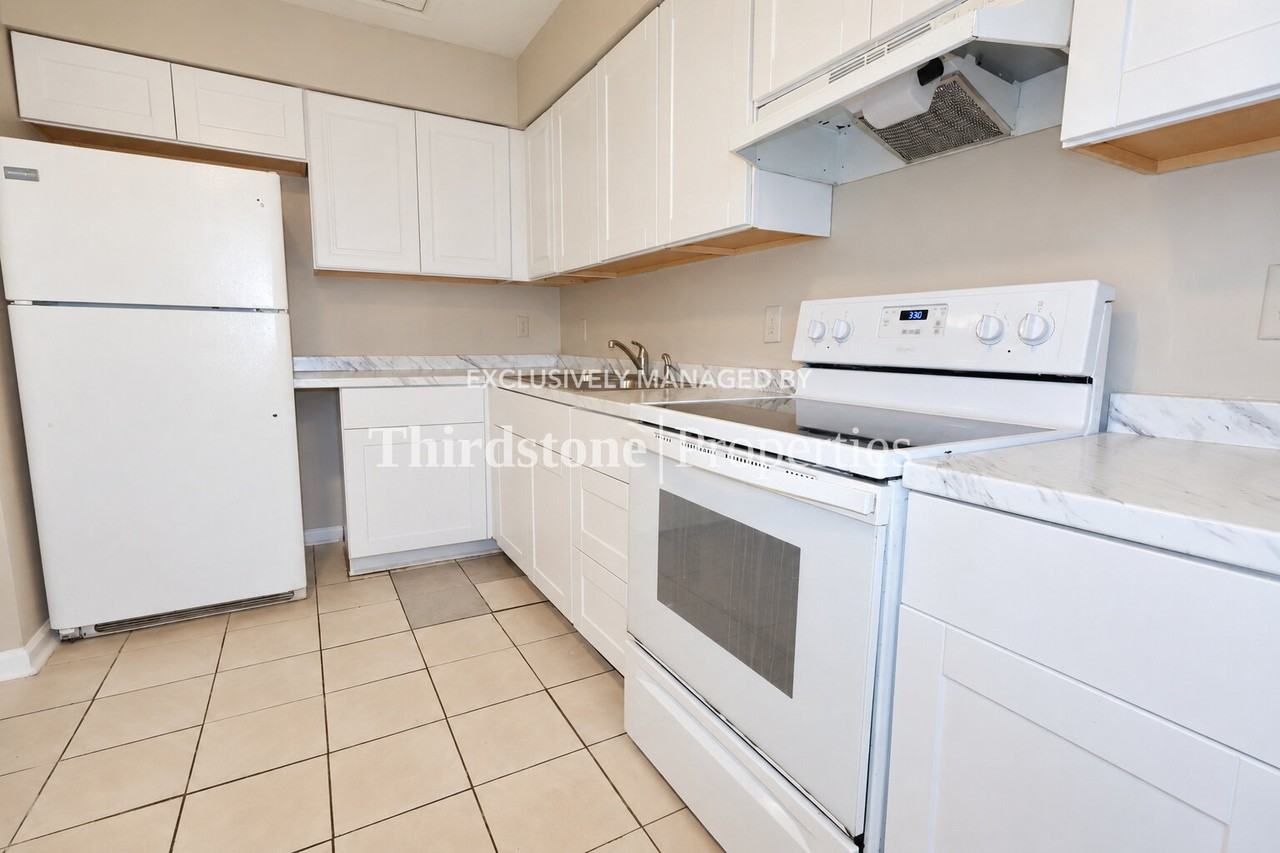 8124 San Jose Manor Dr E #3 - Photo 7 of 19