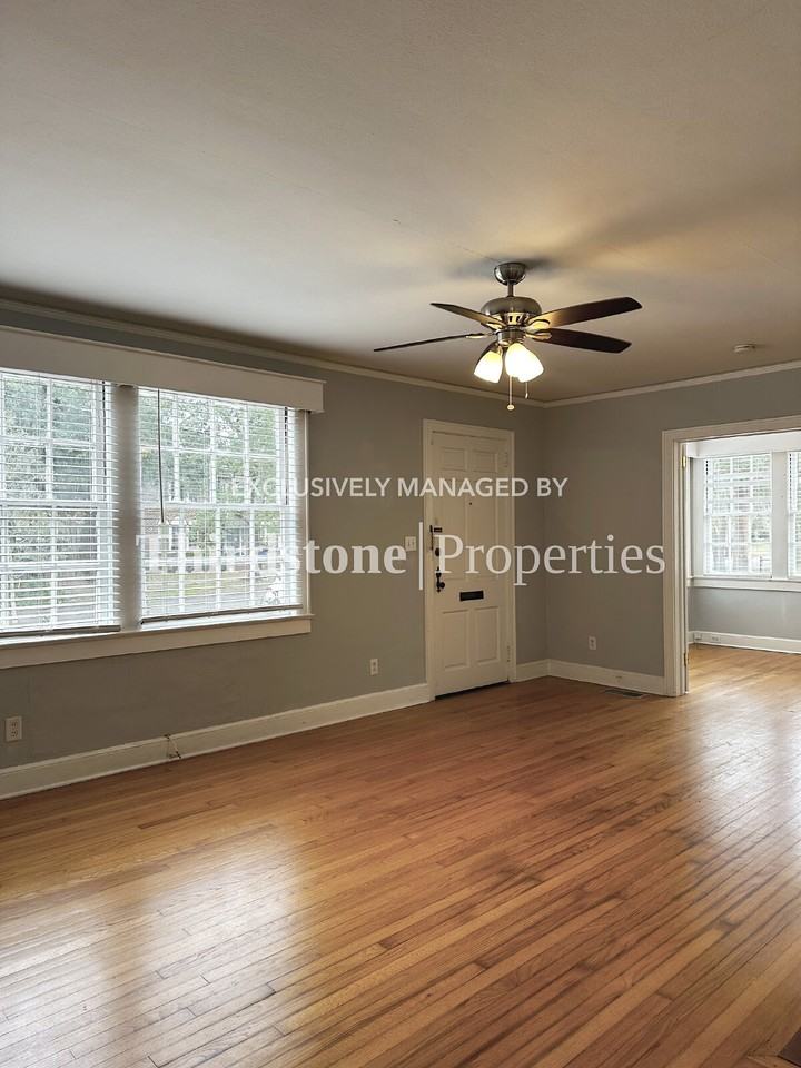 2781 Riverside Ave - Photo 3 of 35