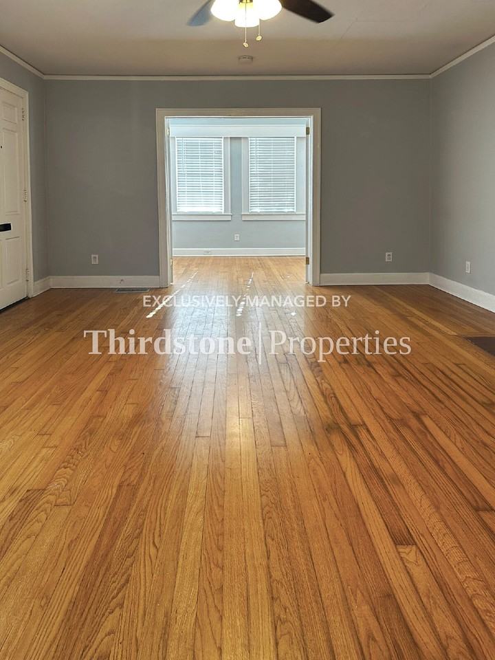 2781 Riverside Ave - Photo 6 of 35