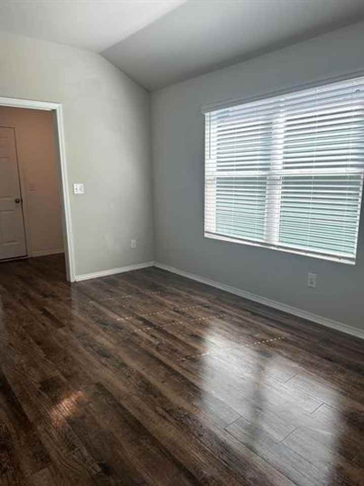 220 Cambridge Park Dr - Photo 3 of 14