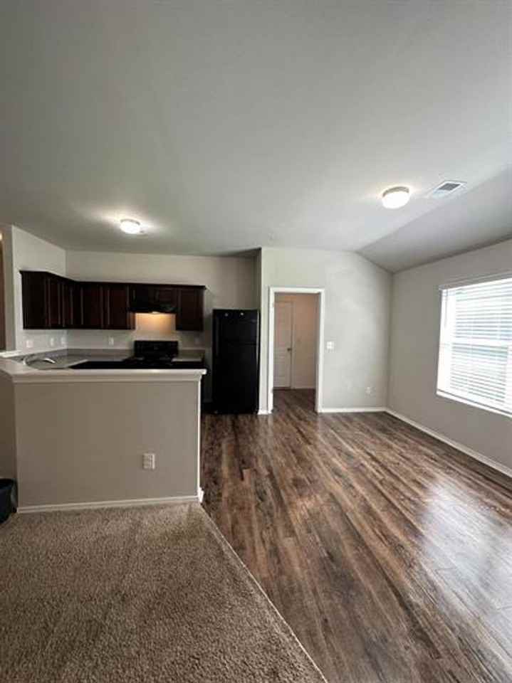 220 Cambridge Park Dr - Photo 4 of 14