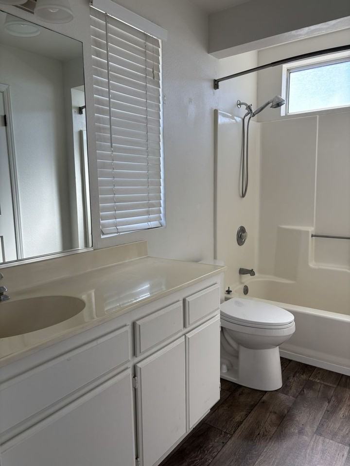 2310 Central Park Dr - Photo 7 of 10