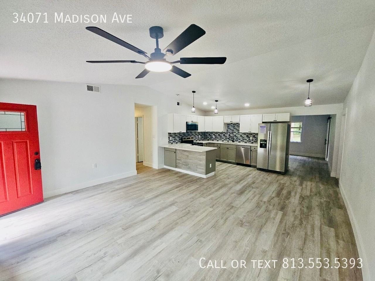 34071 Madison Ave - Photo 4 of 47