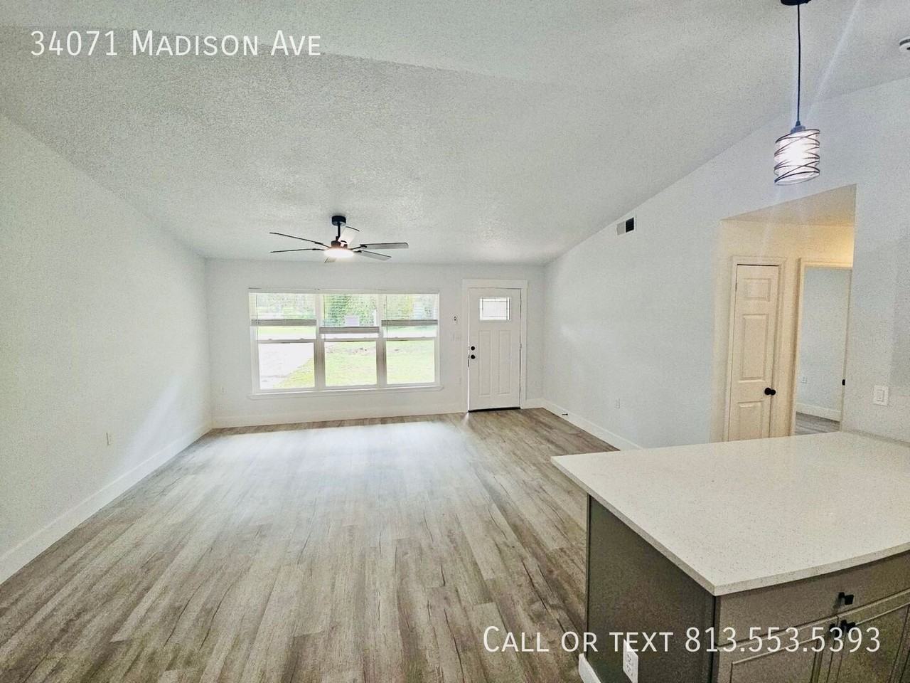 34071 Madison Ave - Photo 7 of 47