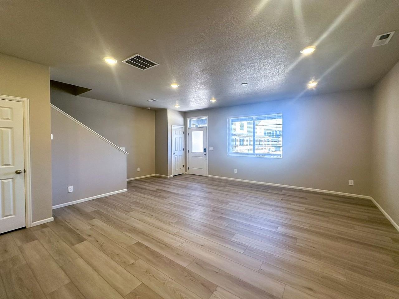 6559 N Malaya St - Photo 6 of 50