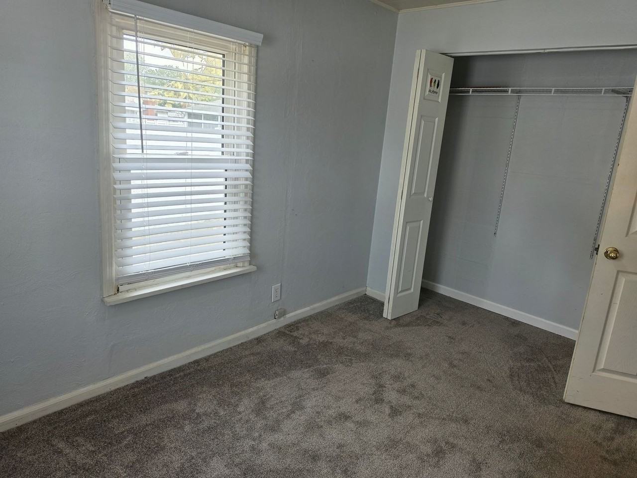 129 Eaton Ave - Photo 4 of 8