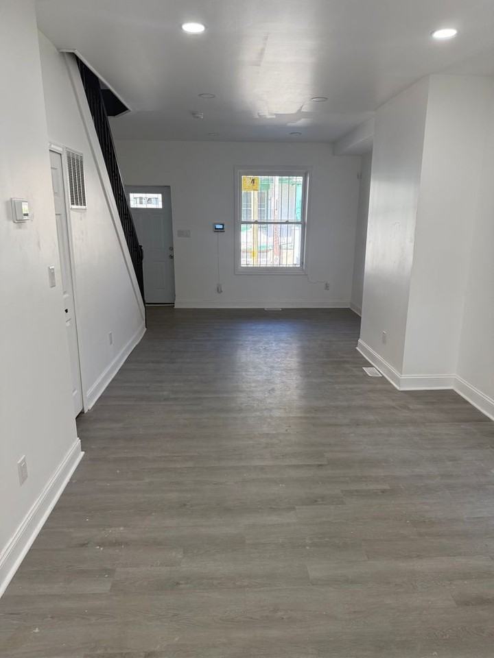 1835 N Newkirk St - Photo 2 of 19