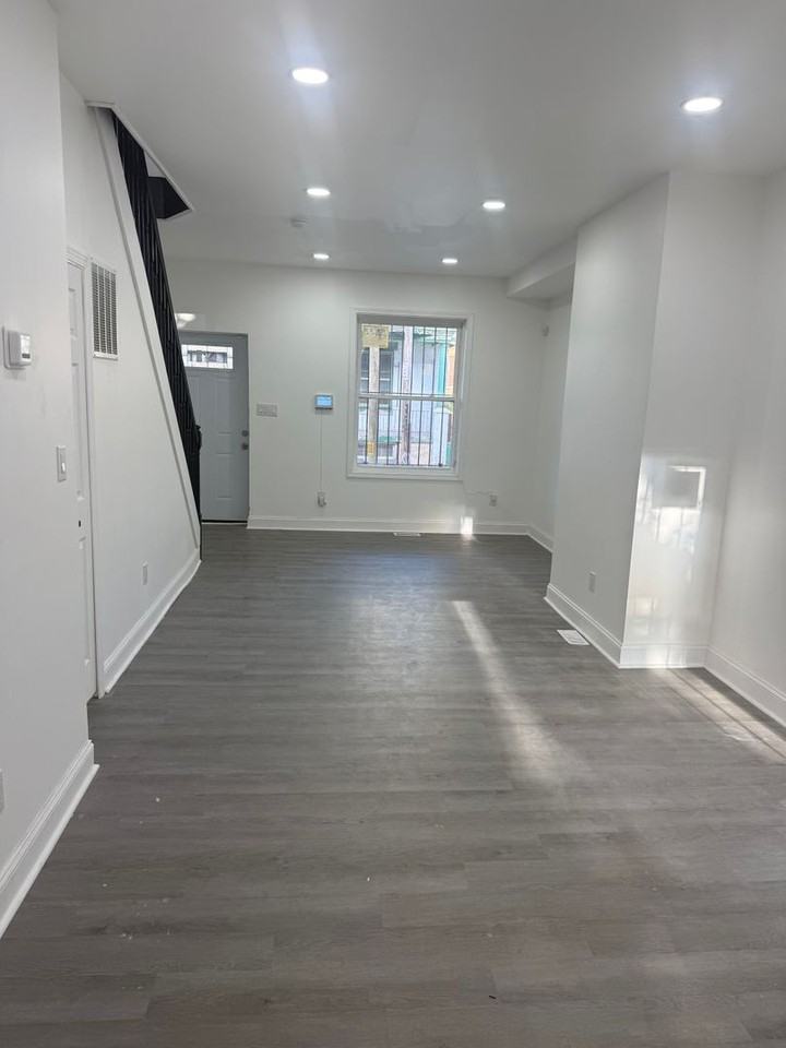 1835 N Newkirk St - Photo 3 of 19