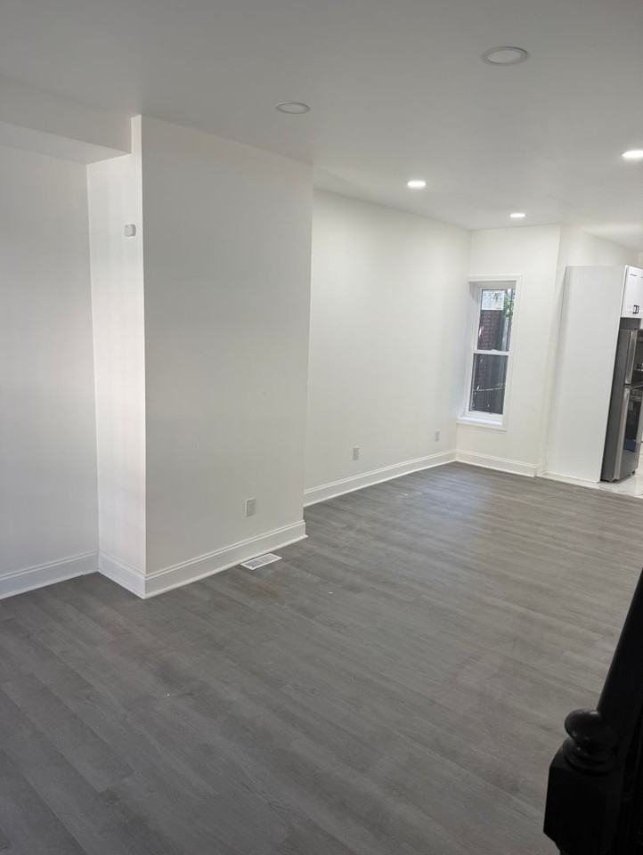 1835 N Newkirk St - Photo 6 of 19