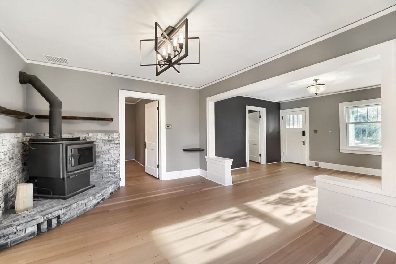8217 Mountain Ave Se - Photo 5 of 26