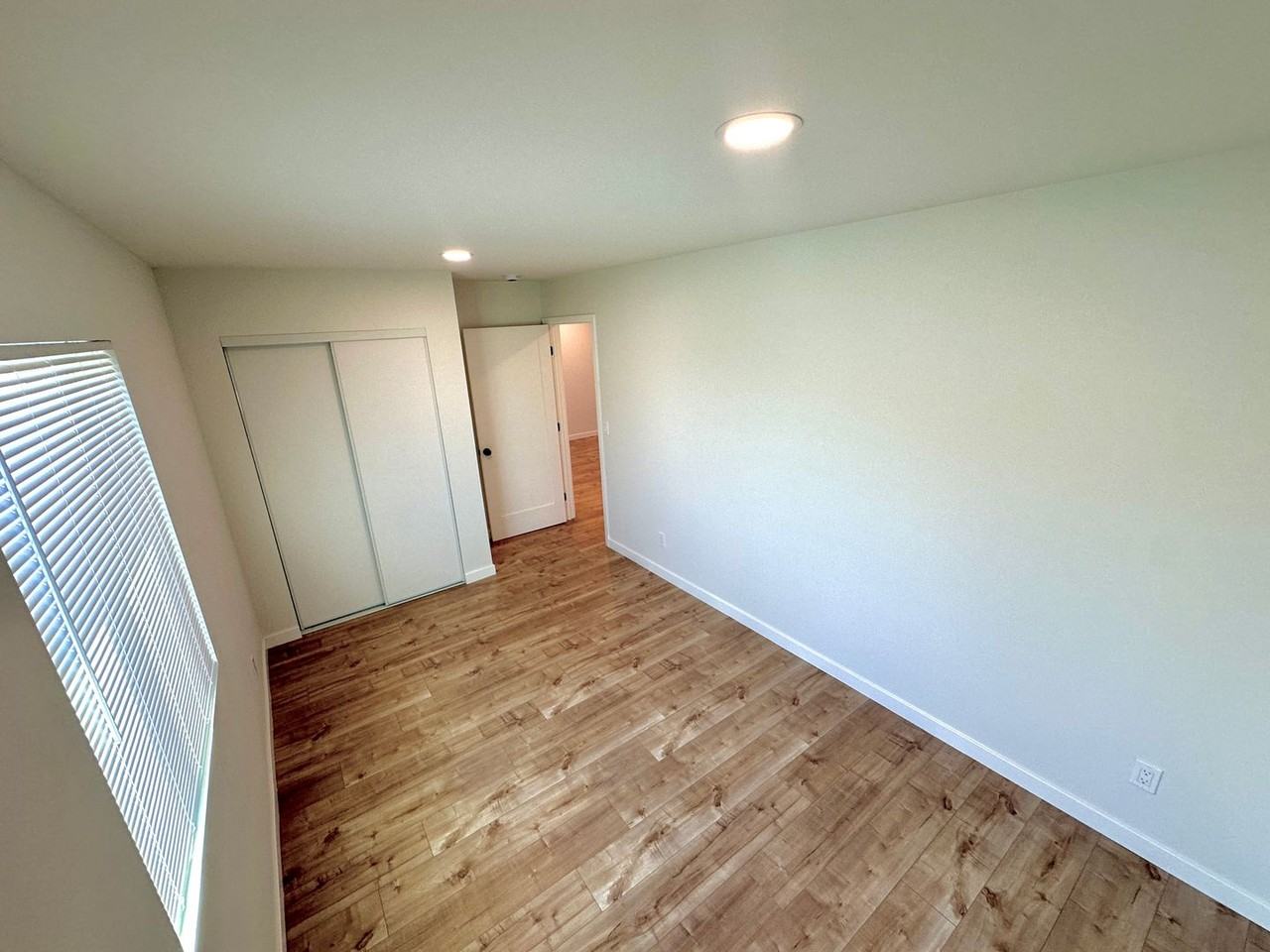 1412 1/2 N Hazard Ave - Photo 5 of 12