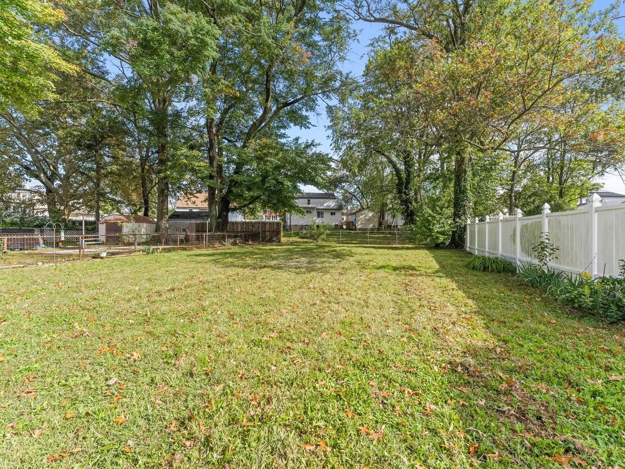 1029 Carter Ave - Photo 4 of 26
