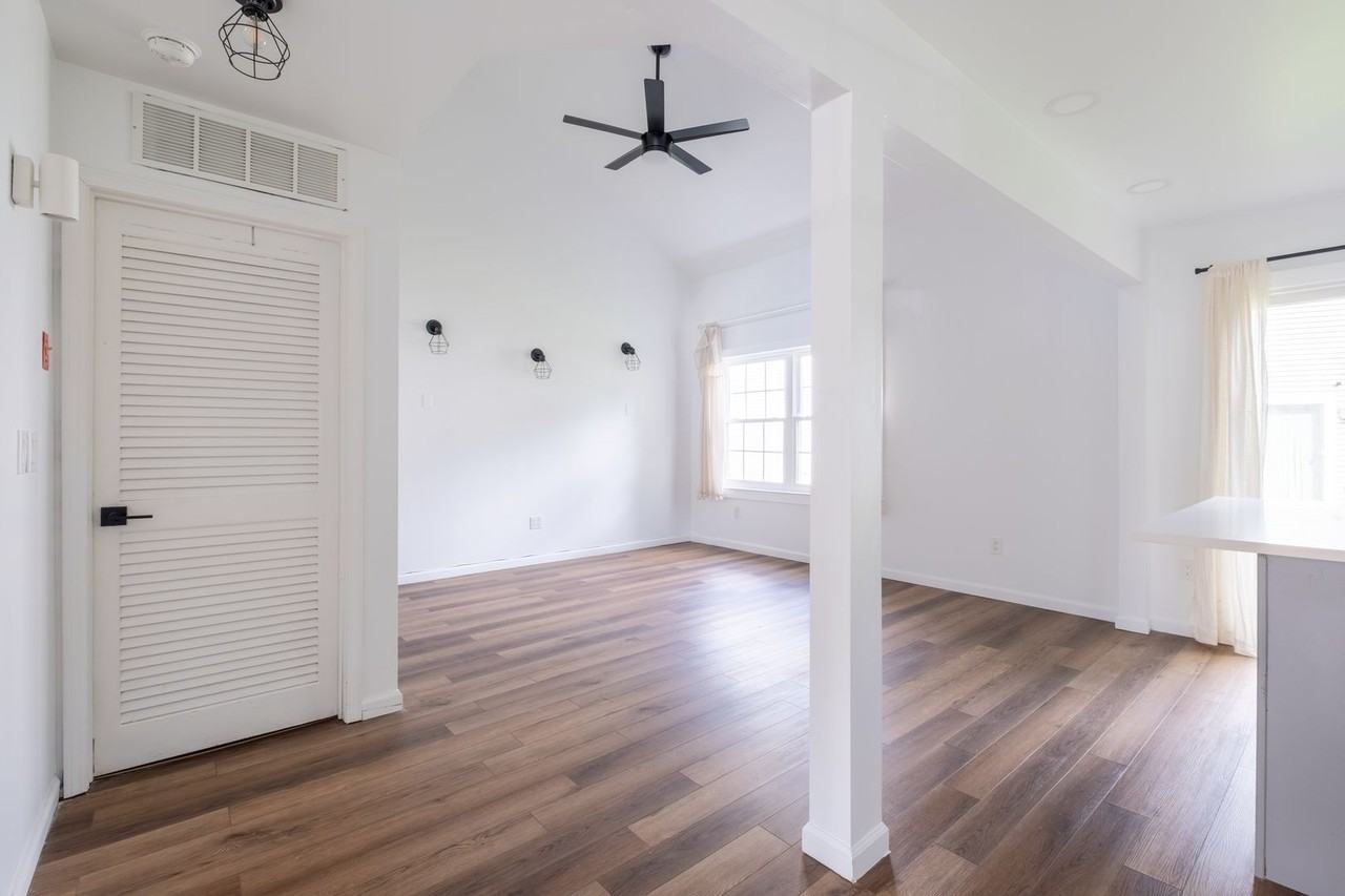 105 Fulton Ct - Photo 6 of 23