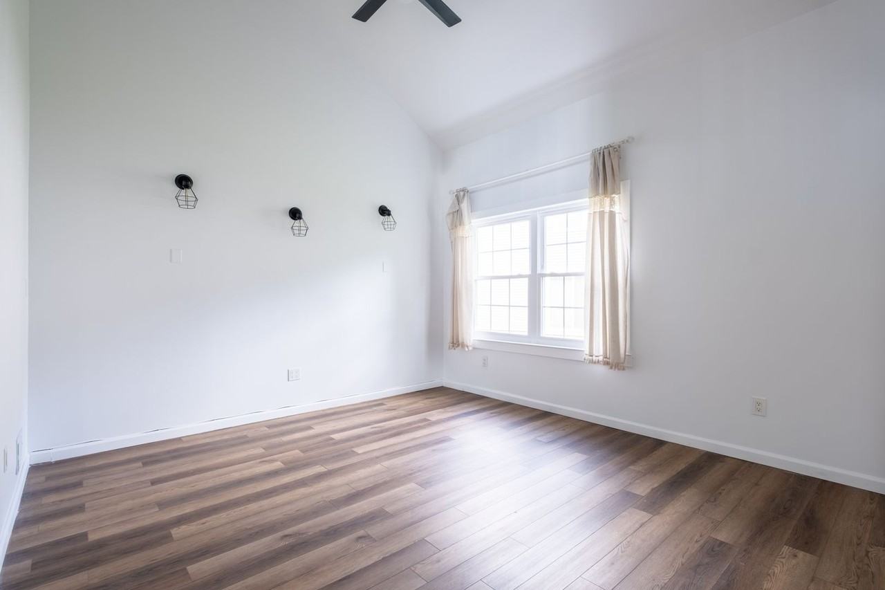 105 Fulton Ct - Photo 7 of 23