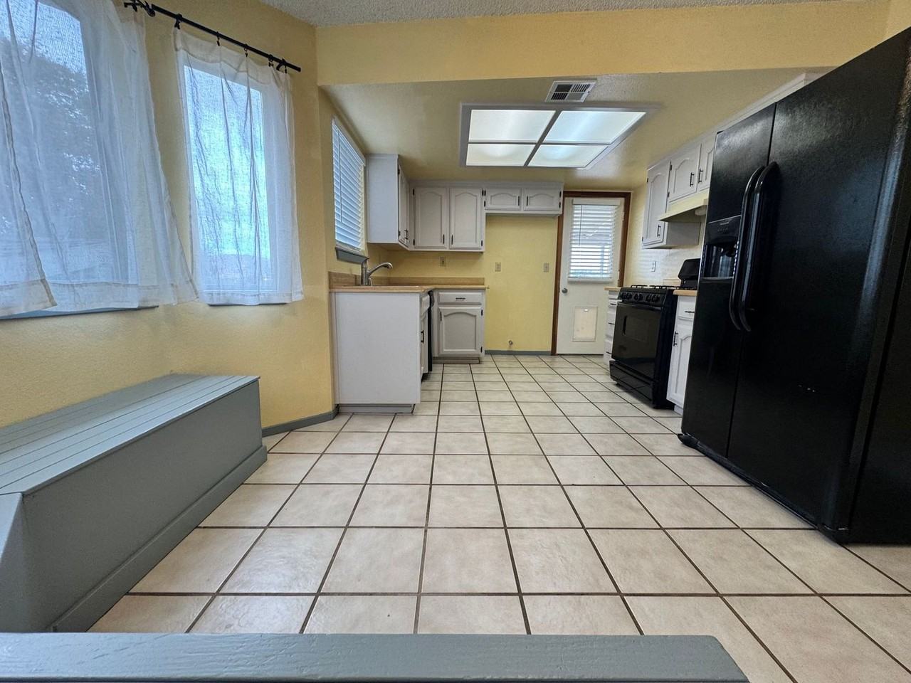 22308 Mccarthy Dr - Photo 3 of 12