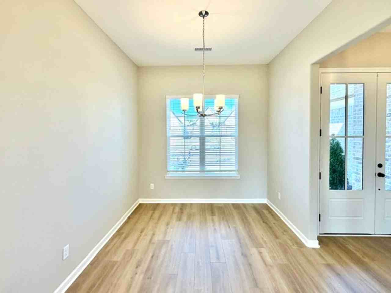 365 Green Willow Dr - Photo 3 of 11
