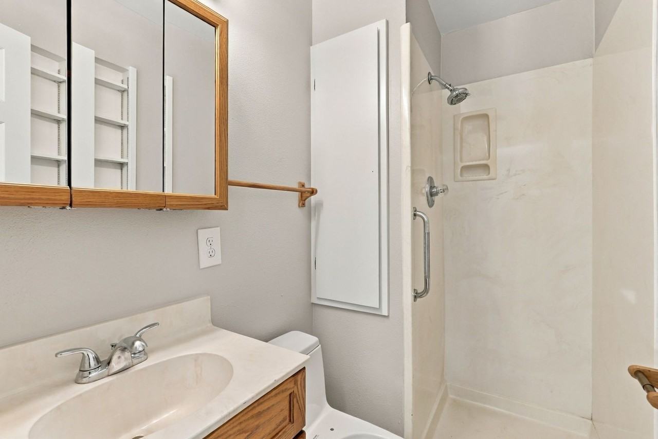 5165 Sandy Ln - Photo 7 of 19
