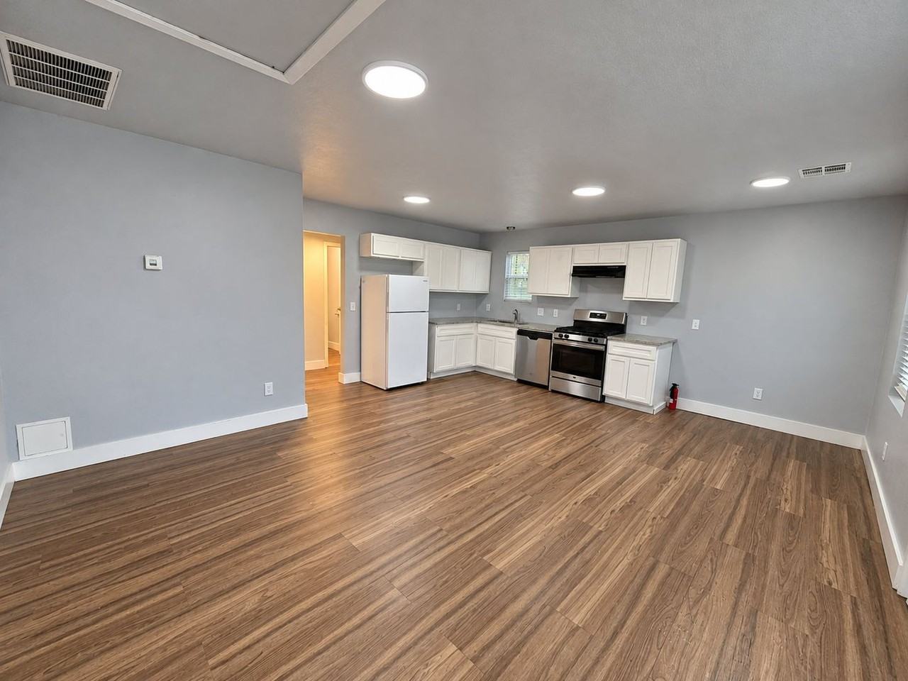 3629 Nw 14th St - Photo 2 of 10
