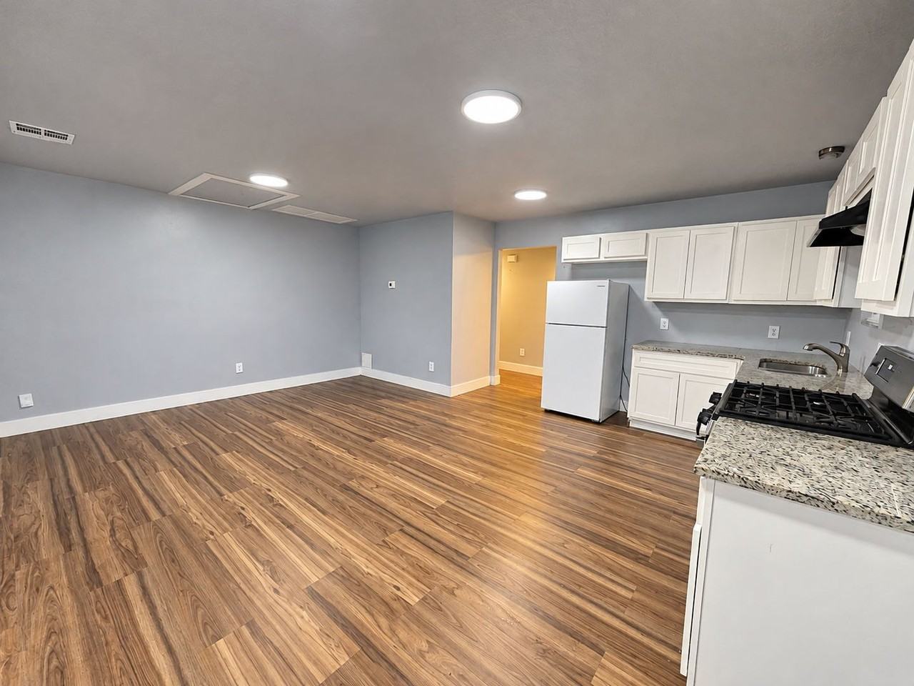 3629 Nw 14th St - Photo 3 of 10