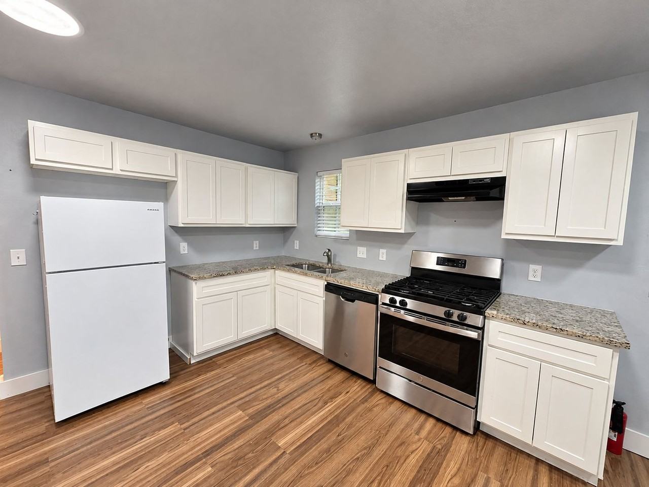 3629 Nw 14th St - Photo 4 of 10