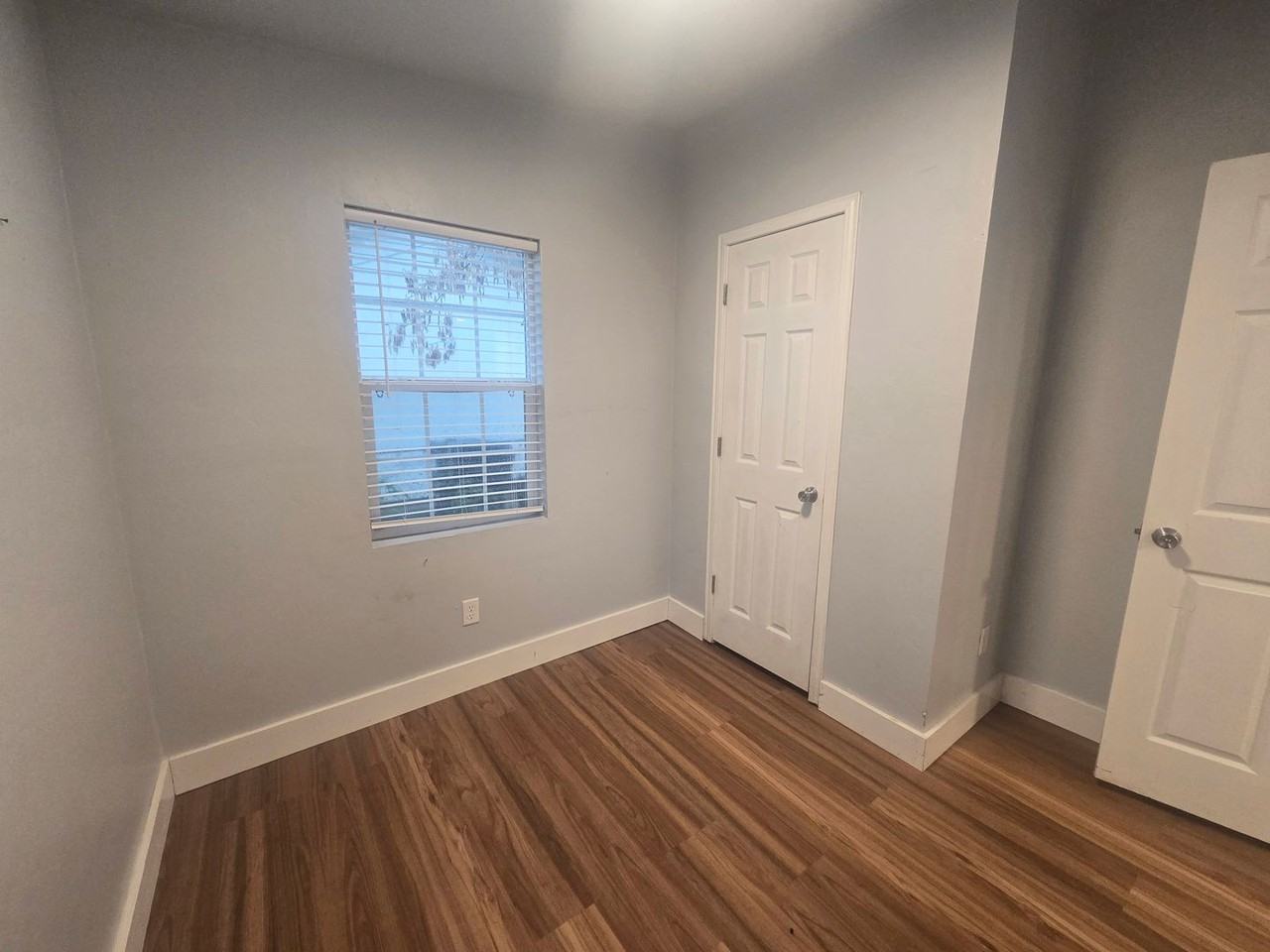 3629 Nw 14th St - Photo 6 of 10