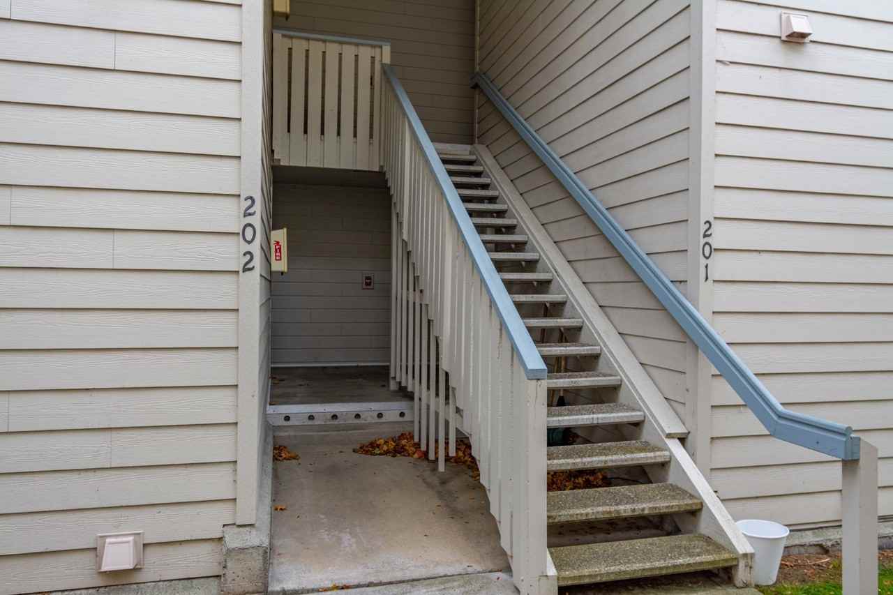 320 Se Barrington Dr Apt A201 - Photo 5 of 25