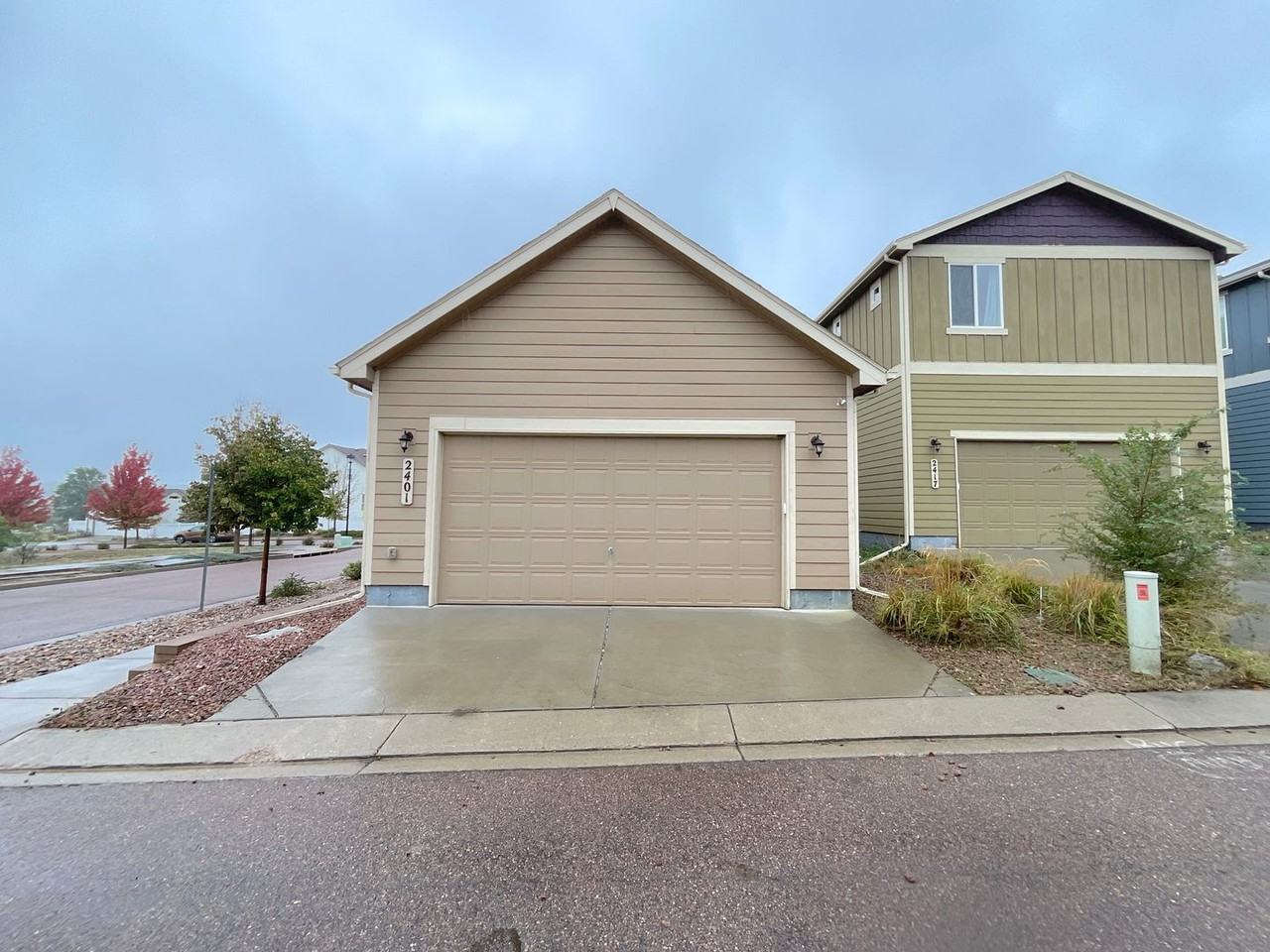 2401 Ellingwood Dr - Photo 4 of 41