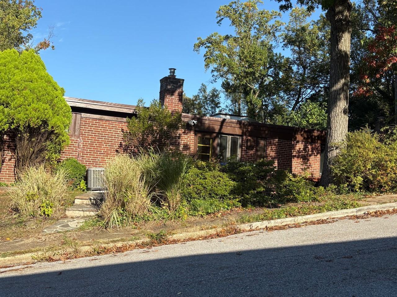 2711 Glen Ave - Photo 2 of 45
