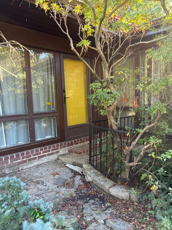 2711 Glen Ave - Photo 3 of 45